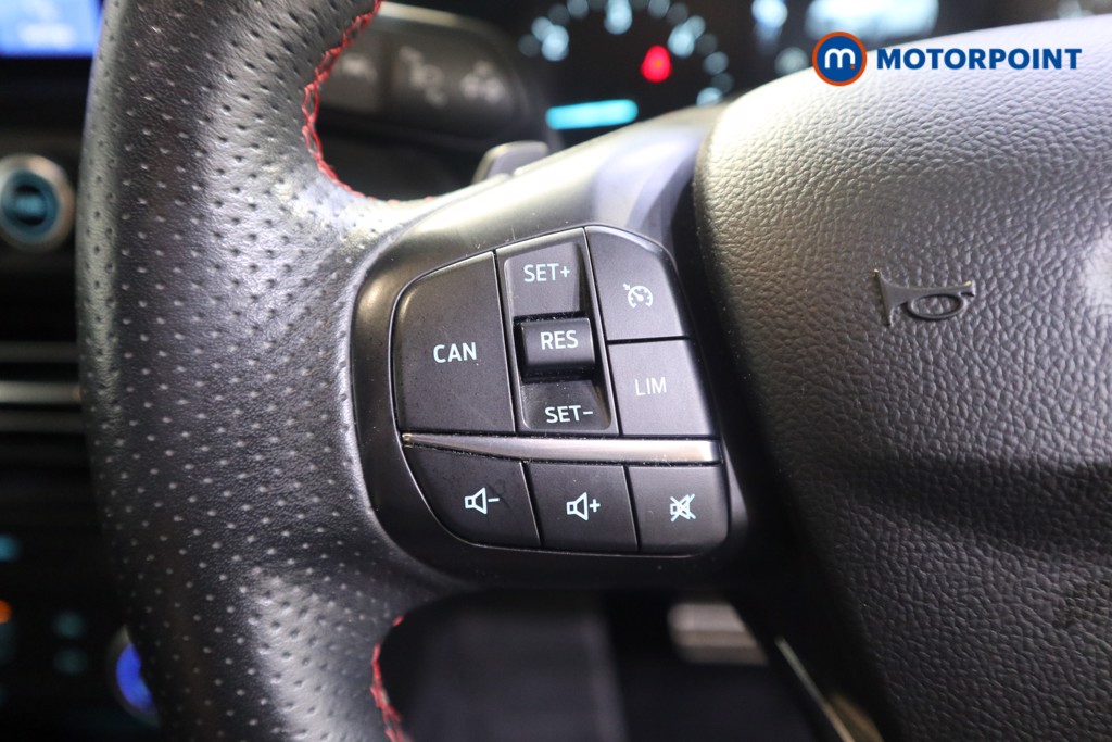 Ford Focus St-Line Automatic Diesel Hatchback - Stock Number (1583944) - 5th supplementary image