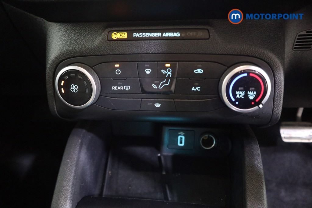 Ford Focus St-Line Automatic Diesel Hatchback - Stock Number (1583944) - 7th supplementary image