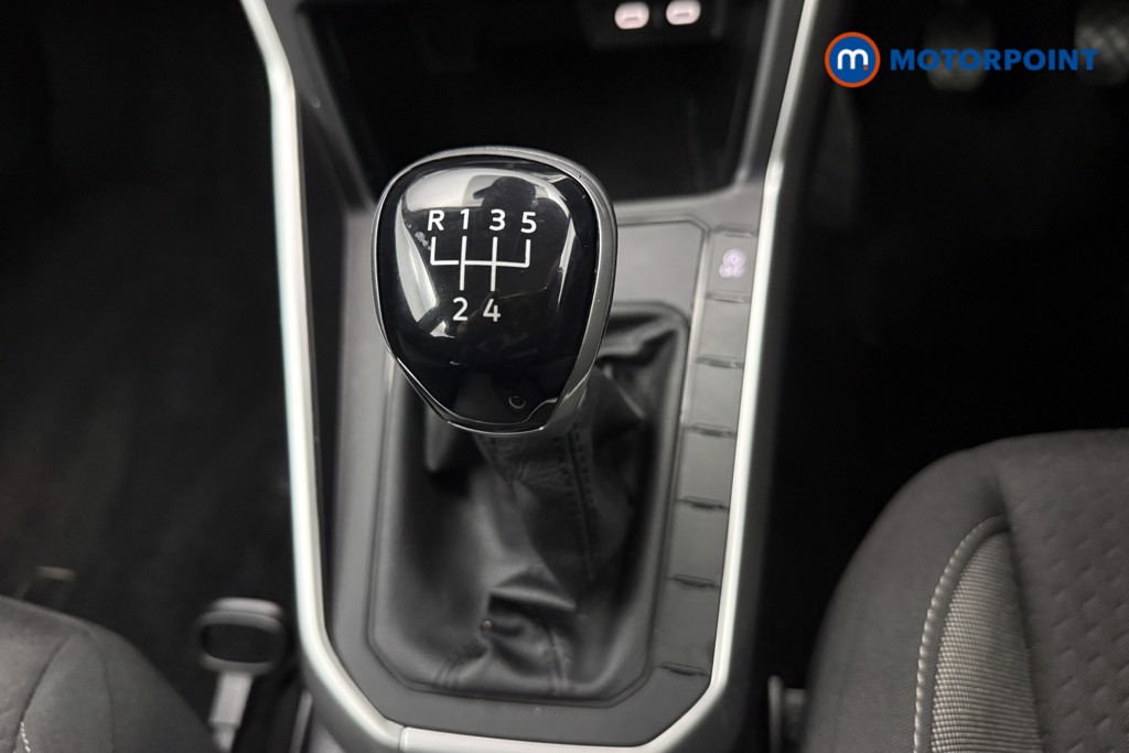 Volkswagen Polo Life Manual Petrol Hatchback - Stock Number (1584066) - 5th supplementary image
