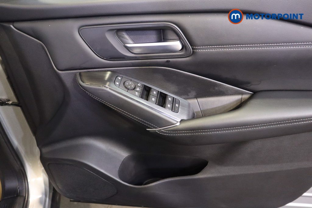 Nissan Qashqai N-Connecta Manual Petrol SUV - Stock Number (1584083) - 10th supplementary image