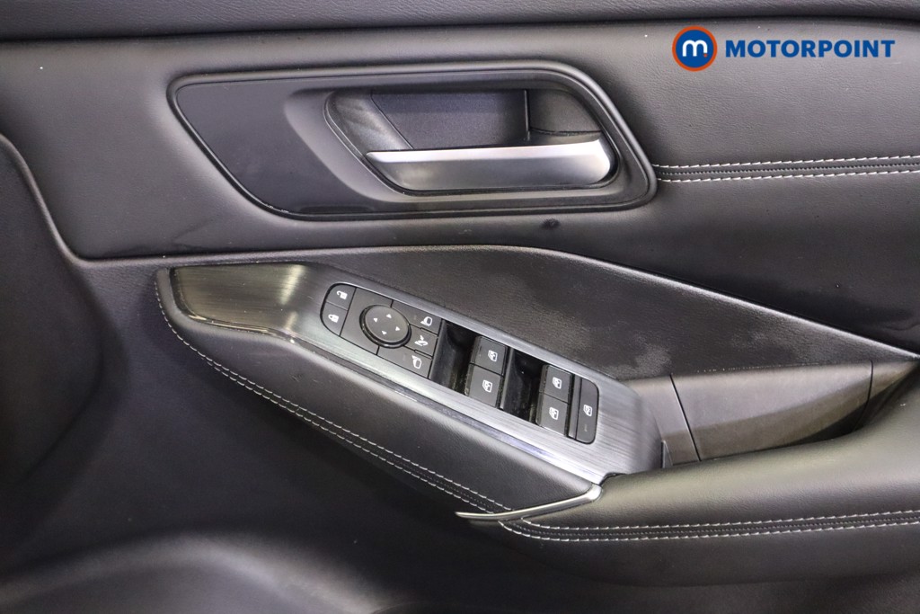 Nissan Qashqai N-Connecta Manual Petrol SUV - Stock Number (1584083) - 11th supplementary image