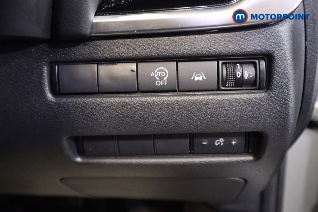 Nissan Qashqai N-Connecta Manual Petrol SUV - Stock Number (1584083) - 13th supplementary image