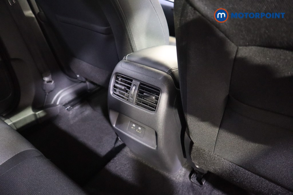 Nissan Qashqai N-Connecta Manual Petrol SUV - Stock Number (1584083) - 20th supplementary image