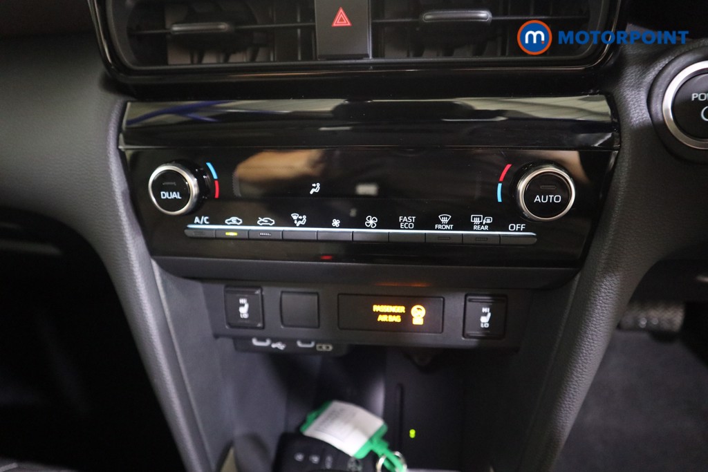 Toyota Yaris Cross Excel Automatic Petrol-Electric Hybrid Estate - Stock Number (1584433) - 7th supplementary image