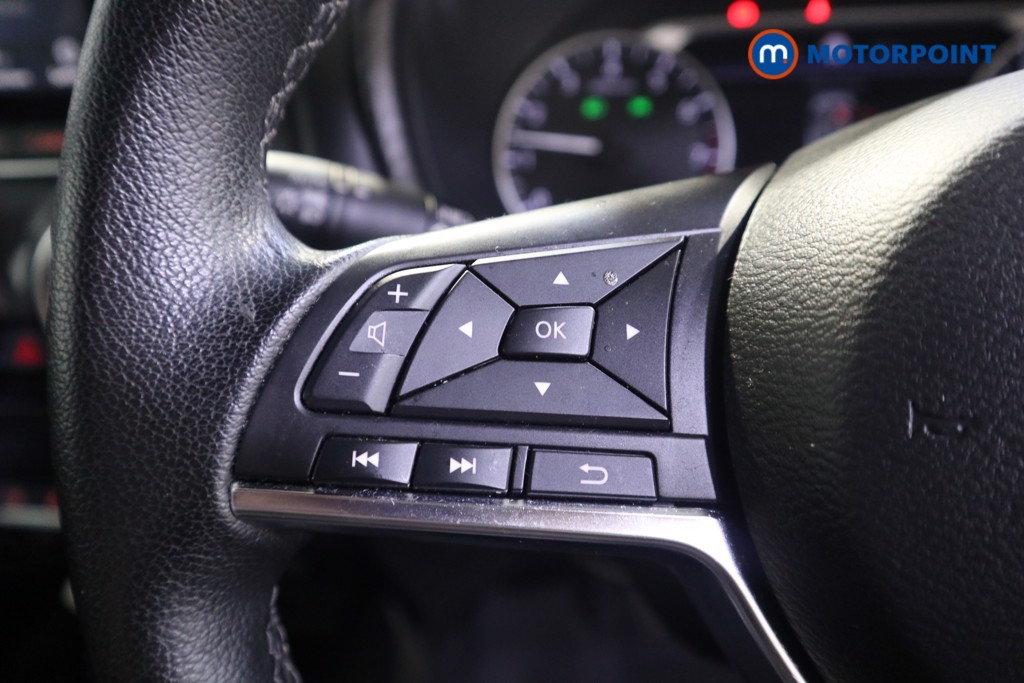 Nissan Juke N-Connecta Manual Petrol SUV - Stock Number (1584513) - 5th supplementary image