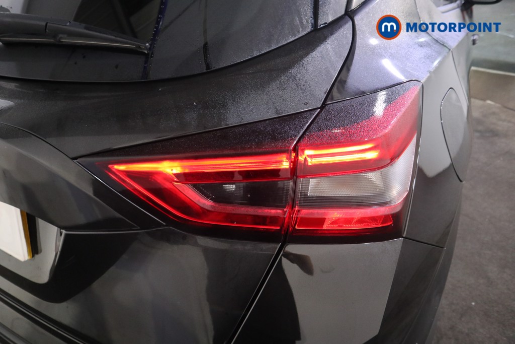 Nissan Juke N-Connecta Manual Petrol SUV - Stock Number (1584513) - 19th supplementary image