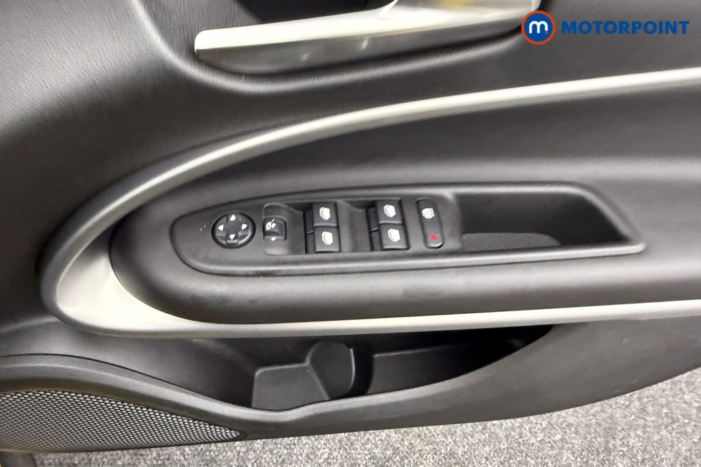 Jeep Avenger Summit Automatic Electric SUV - Stock Number (1584618) - 12th supplementary image
