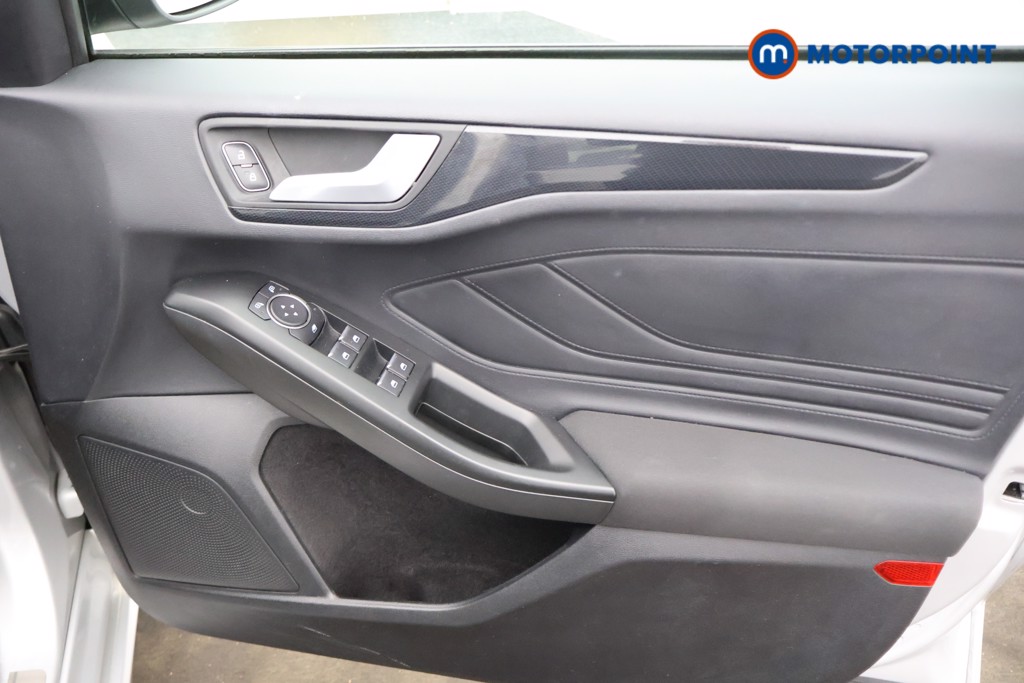 Ford Focus St-Line Manual Petrol Hatchback - Stock Number (1585573) - 9th supplementary image