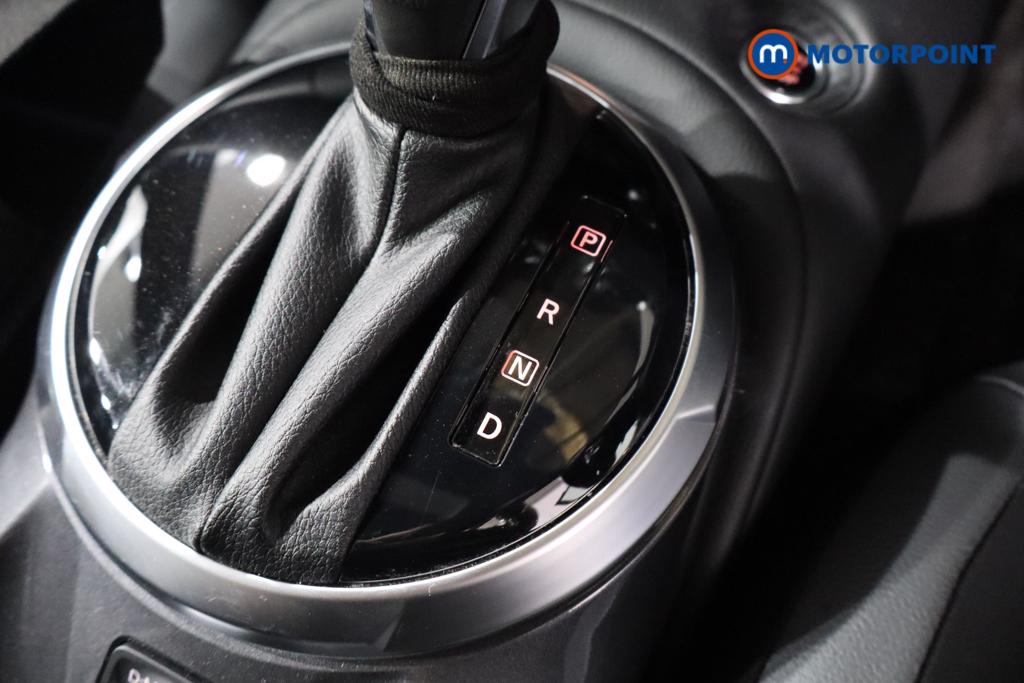 Nissan Juke N-Connecta Automatic Petrol SUV - Stock Number (1585783) - 4th supplementary image