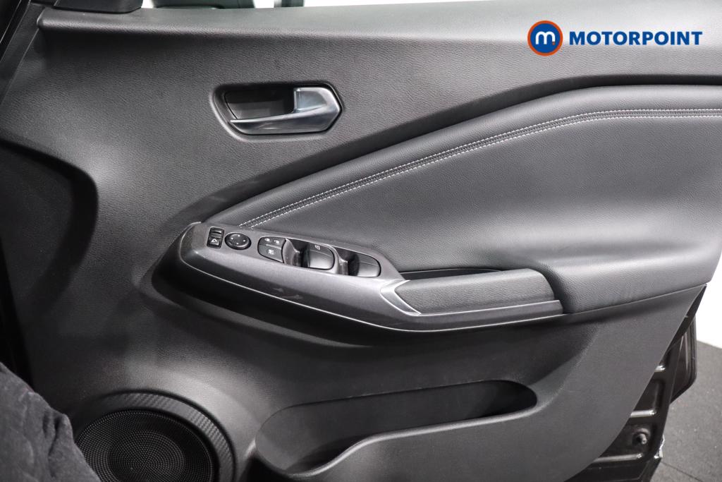 Nissan Juke N-Connecta Automatic Petrol SUV - Stock Number (1585783) - 9th supplementary image