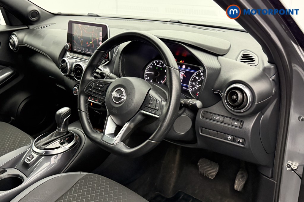 Nissan Juke N-Connecta Automatic Petrol SUV - Stock Number (1585807) - 4th supplementary image