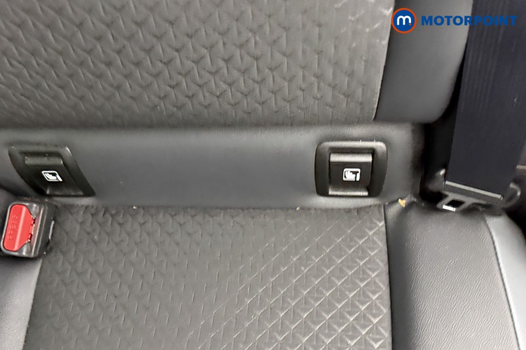 Nissan Juke N-Connecta Automatic Petrol SUV - Stock Number (1585807) - 24th supplementary image