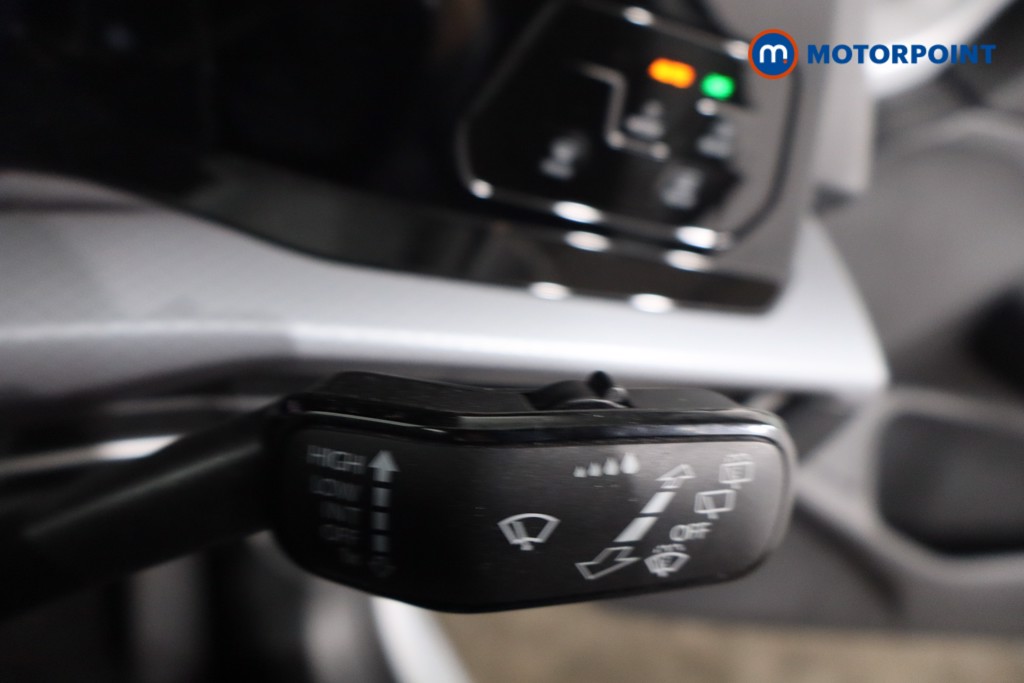 Volkswagen Golf Active Automatic Petrol Hatchback - Stock Number (1586336) - 15th supplementary image