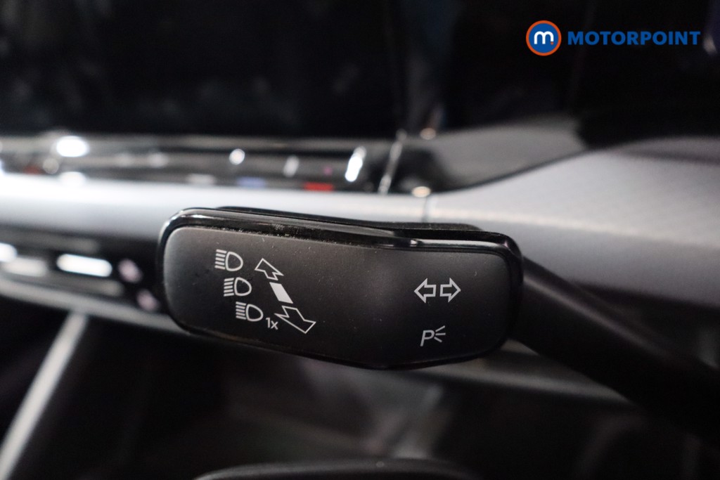Volkswagen Golf Active Automatic Petrol Hatchback - Stock Number (1586336) - 16th supplementary image