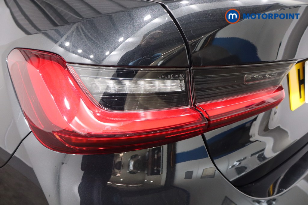 BMW 3 Series M Sport Automatic Petrol Plug-In Hybrid Saloon - Stock Number (1586343) - 39th supplementary image
