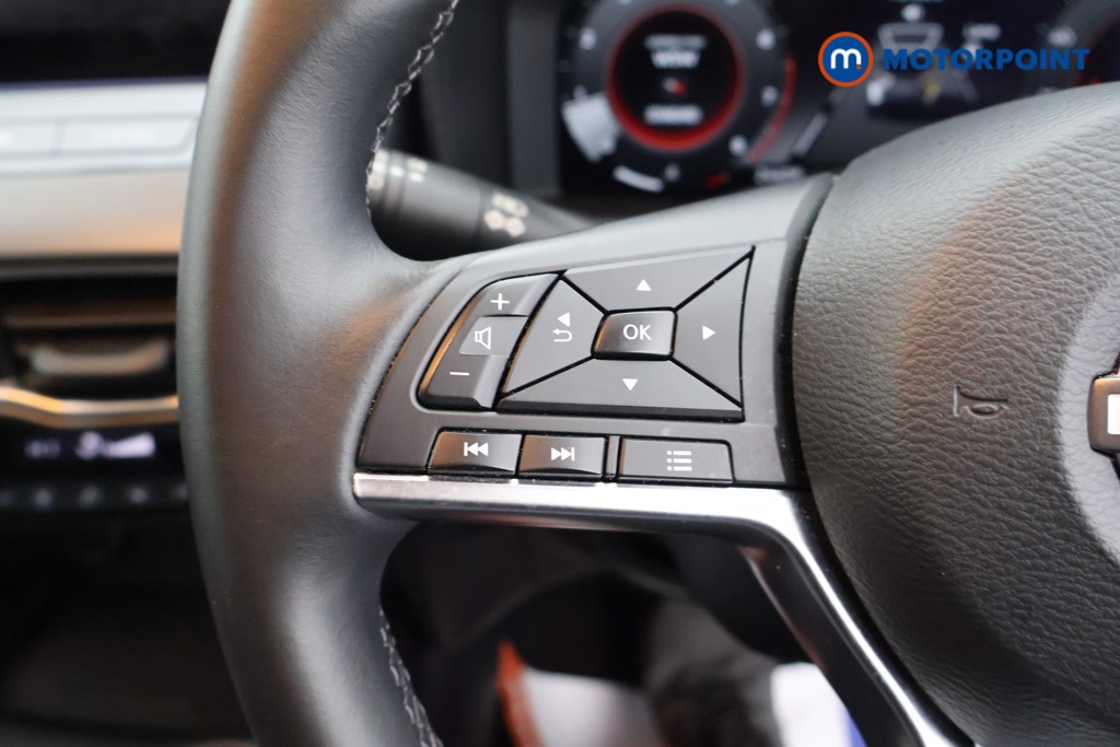 Nissan Juke N-Connecta Manual Petrol SUV - Stock Number (1561798) - 2nd supplementary image