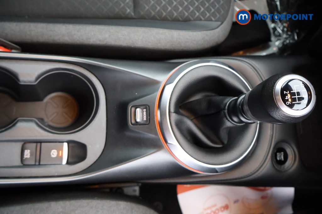 Nissan Juke N-Connecta Manual Petrol SUV - Stock Number (1561798) - 6th supplementary image