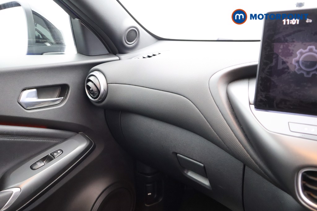 Nissan Juke N-Connecta Manual Petrol SUV - Stock Number (1561798) - 12th supplementary image