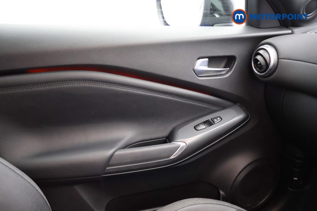 Nissan Juke N-Connecta Manual Petrol SUV - Stock Number (1561798) - 13th supplementary image