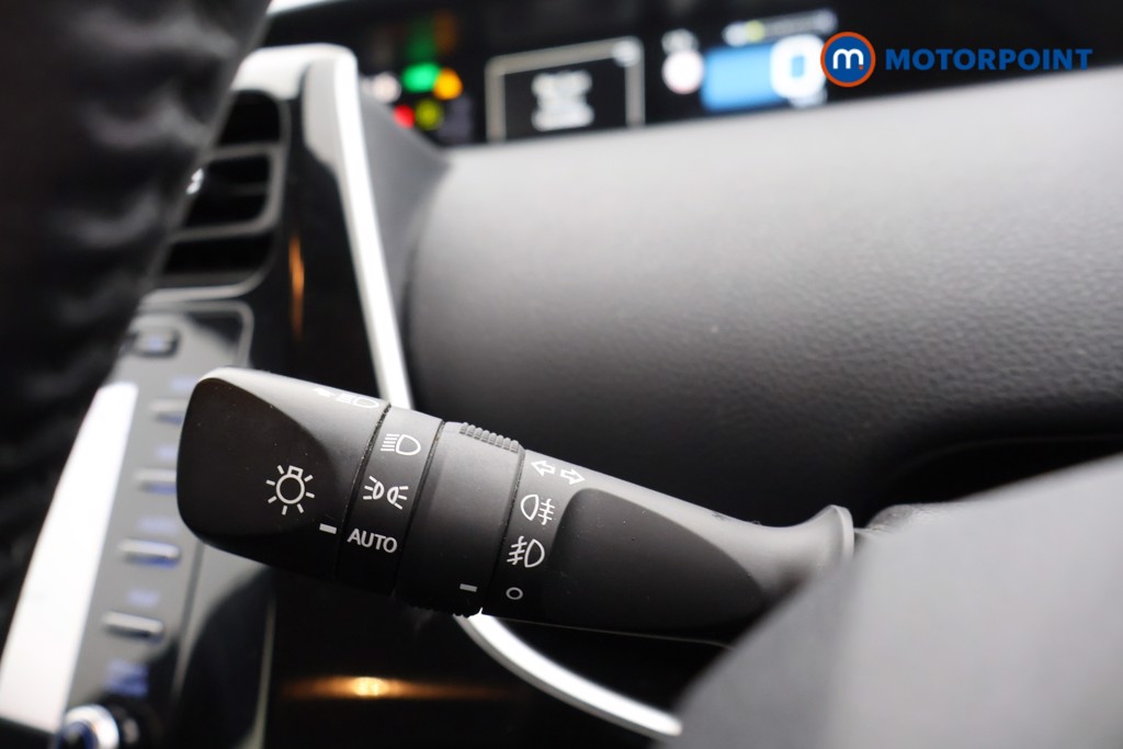 Toyota Prius Business Edition Automatic Petrol-Electric Hybrid Hatchback - Stock Number (1569129) - 4th supplementary image