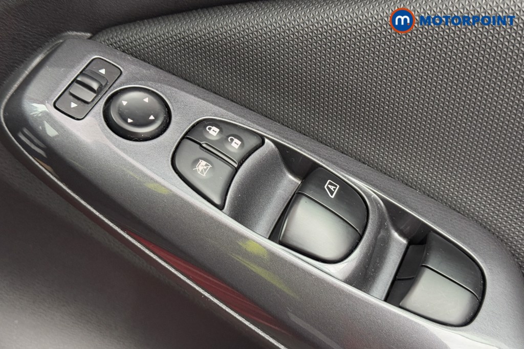Nissan Juke Acenta Automatic Petrol SUV - Stock Number (1571637) - 12th supplementary image
