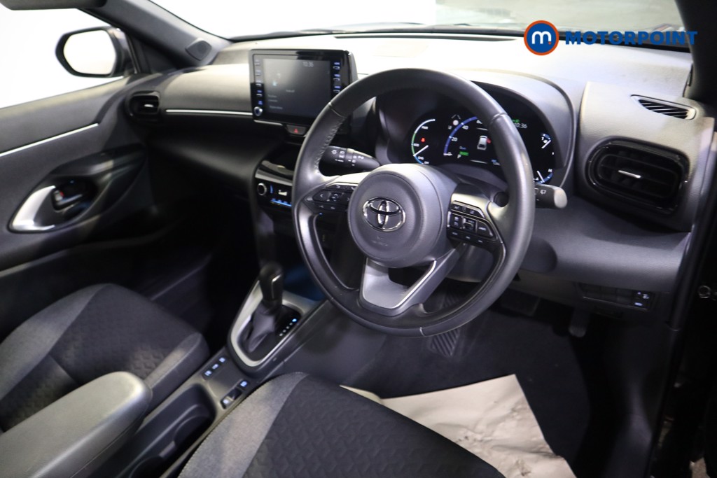 Toyota Yaris Cross Design Automatic Petrol-Electric Hybrid Estate - Stock Number (1573749) - 1st supplementary image