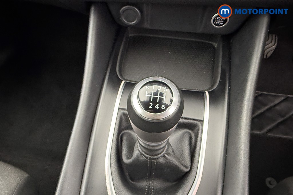 Nissan Qashqai N-Connecta Manual Petrol SUV - Stock Number (1575090) - 4th supplementary image