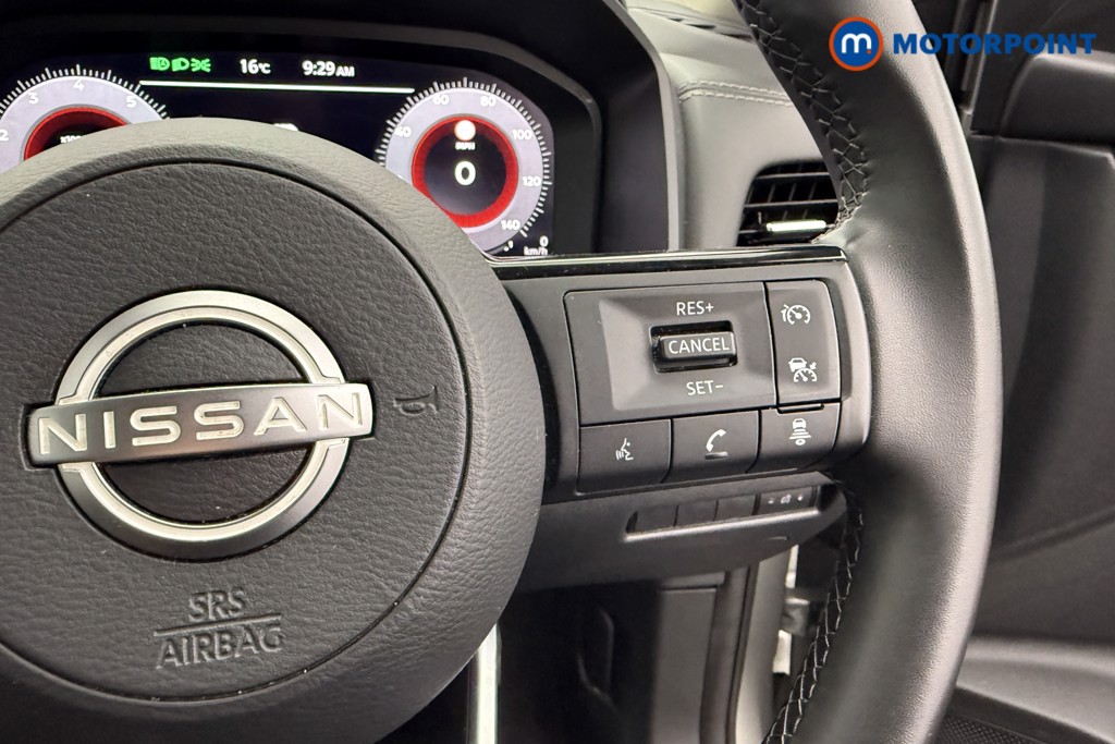 Nissan Qashqai N-Connecta Manual Petrol SUV - Stock Number (1575090) - 6th supplementary image