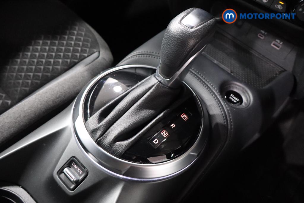 Nissan Juke N-Connecta Automatic Petrol-Electric Hybrid SUV - Stock Number (1577896) - 11th supplementary image