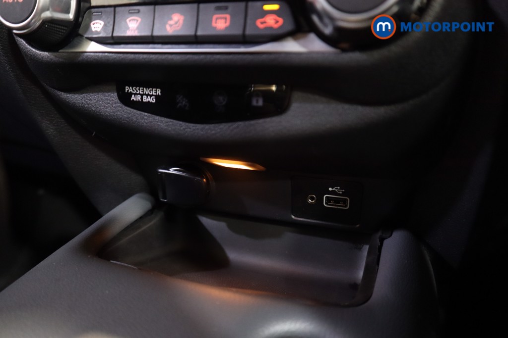 Nissan Juke Tekna Automatic Petrol SUV - Stock Number (1577943) - 18th supplementary image