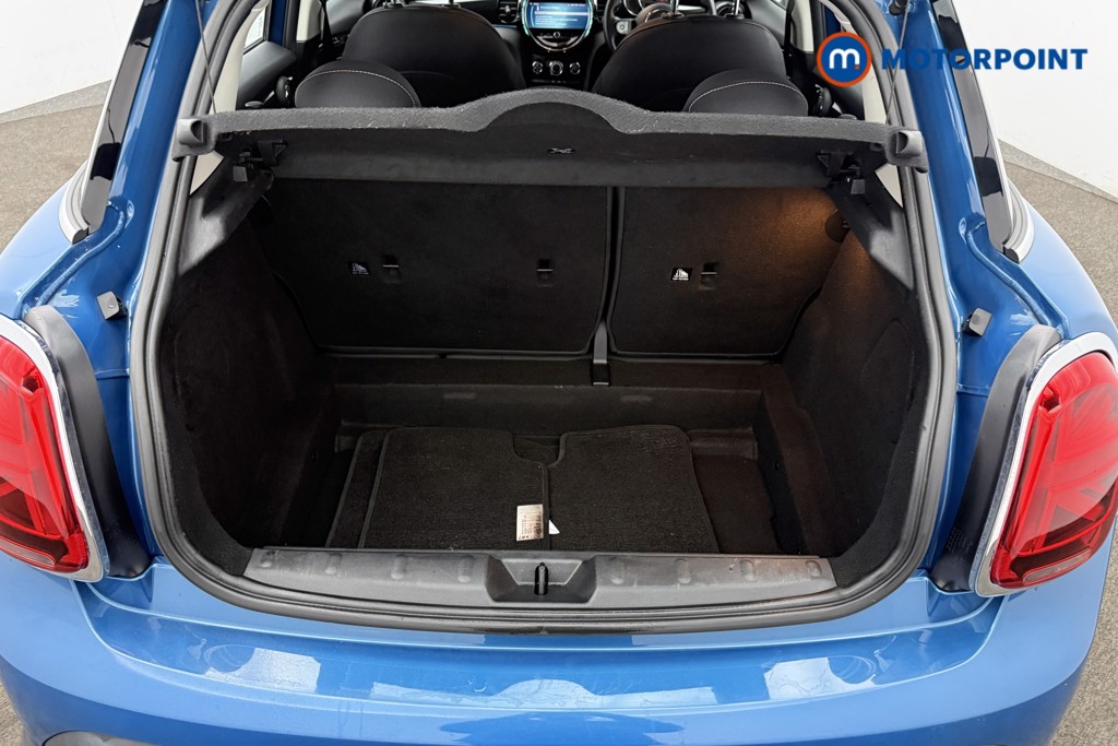 Mini Hatchback Cooper Classic Manual Petrol Hatchback - Stock Number (1577957) - 5th supplementary image