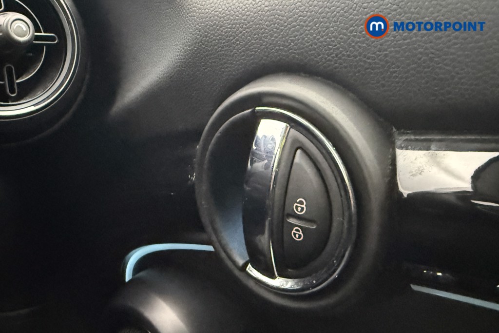 Mini Hatchback Cooper Classic Manual Petrol Hatchback - Stock Number (1577957) - 15th supplementary image