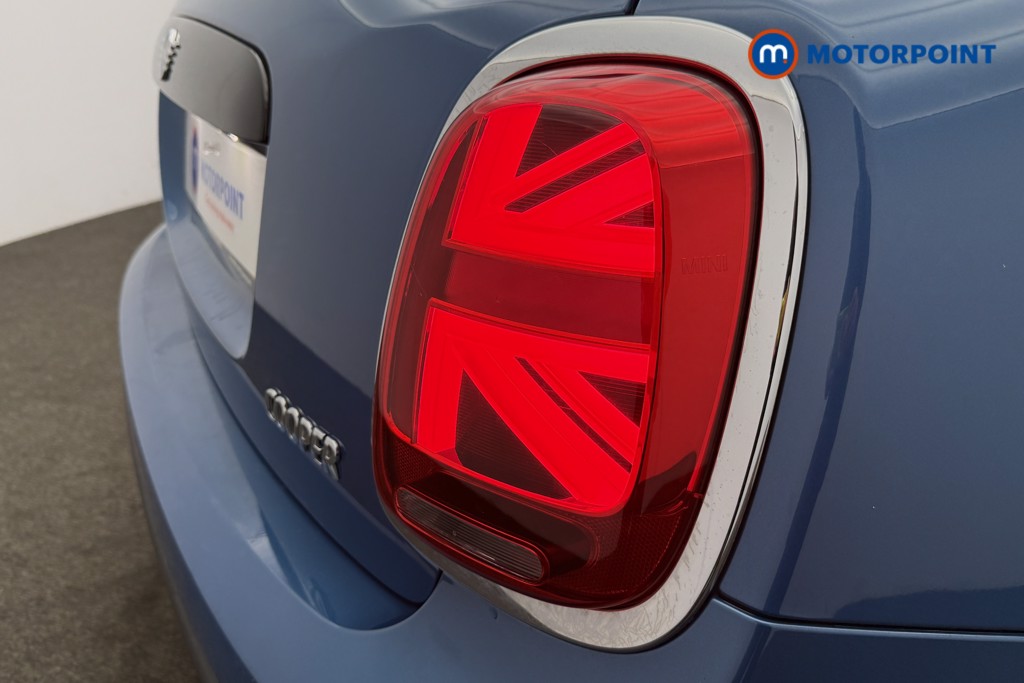 Mini Hatchback Cooper Classic Manual Petrol Hatchback - Stock Number (1577957) - 16th supplementary image