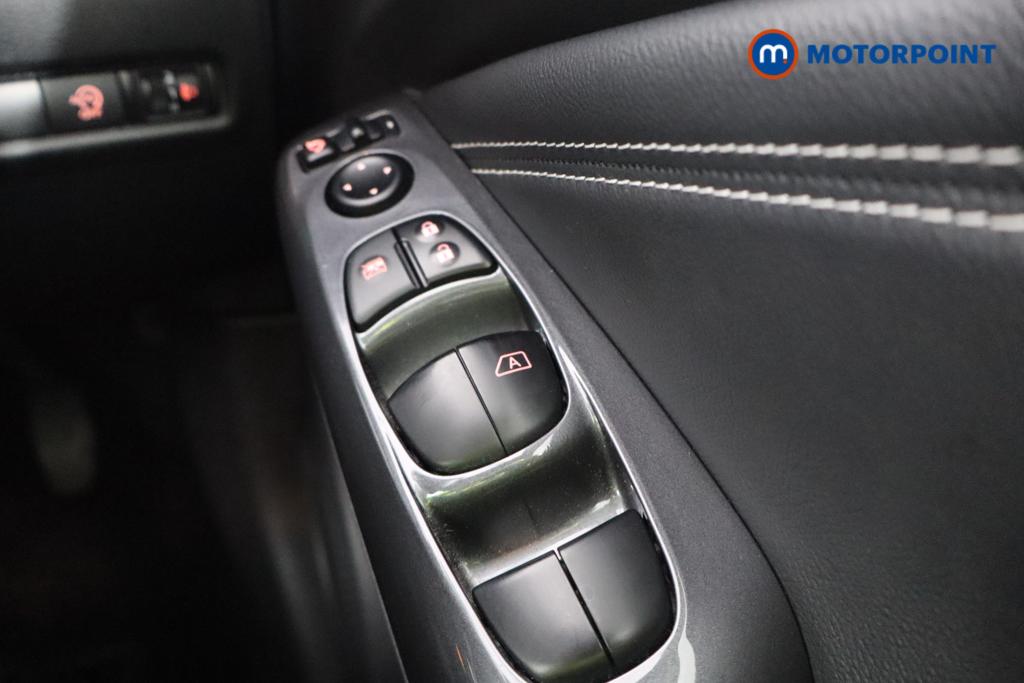 Nissan Juke N-Connecta Automatic Petrol SUV - Stock Number (1579054) - 12th supplementary image