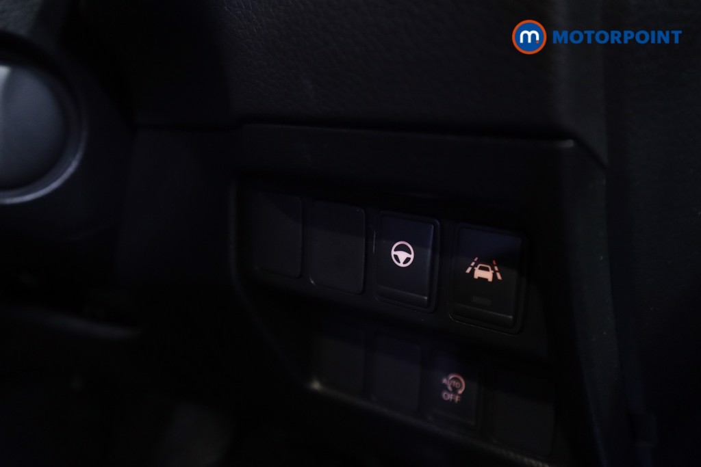 Nissan Qashqai Tekna Manual Petrol SUV - Stock Number (1579384) - 6th supplementary image
