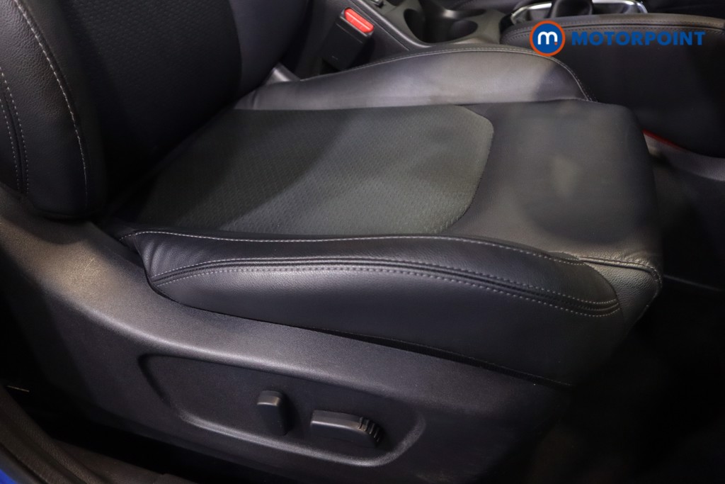 Nissan Qashqai Tekna Manual Petrol SUV - Stock Number (1579384) - 9th supplementary image