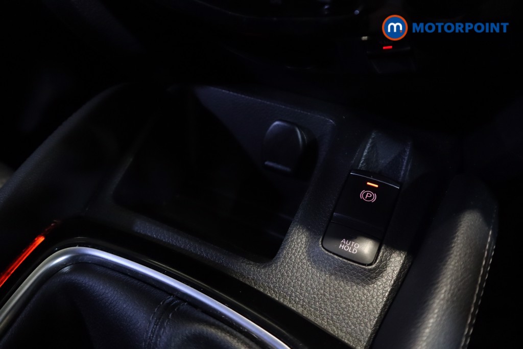 Nissan Qashqai Tekna Manual Petrol SUV - Stock Number (1579384) - 19th supplementary image