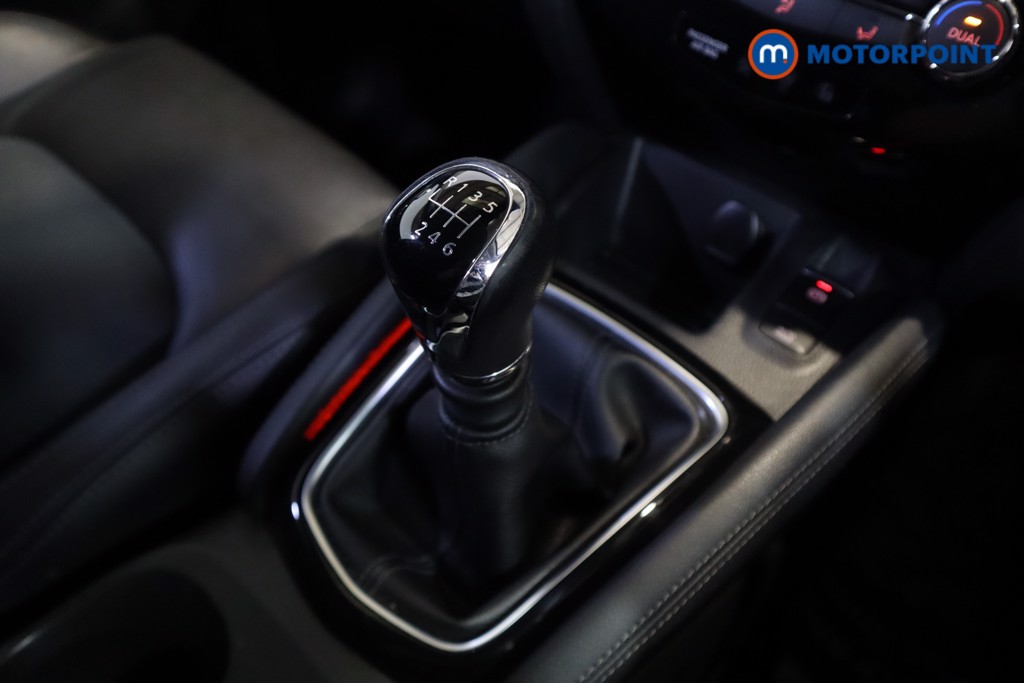 Nissan Qashqai Tekna Manual Petrol SUV - Stock Number (1579384) - 20th supplementary image