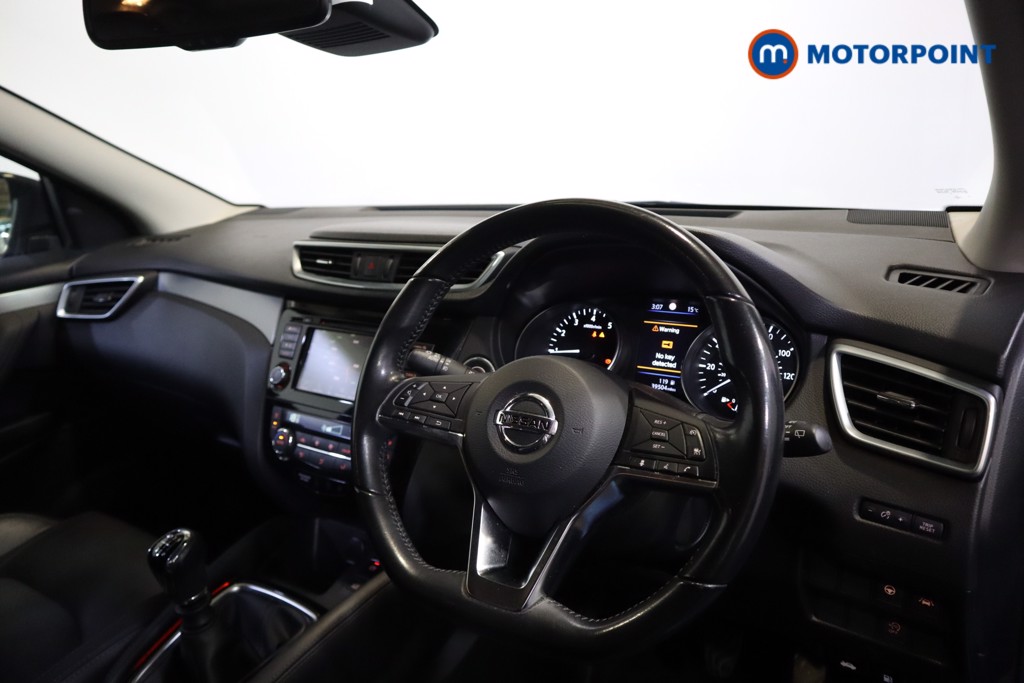 Nissan Qashqai Tekna Manual Petrol SUV - Stock Number (1579384) - 1st supplementary image