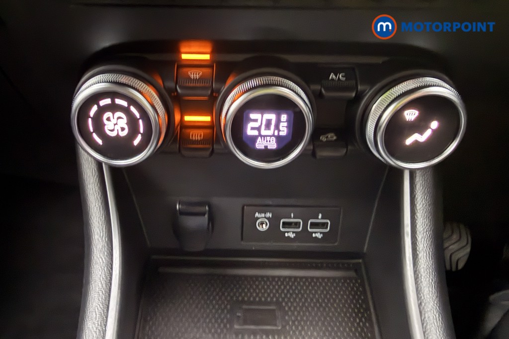 Renault Captur S Edition Manual Petrol SUV - Stock Number (1579632) - 15th supplementary image