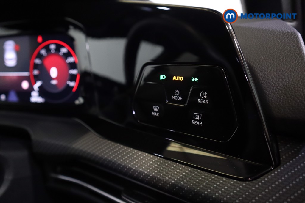 Volkswagen Golf R-Line Manual Petrol Hatchback - Stock Number (1579773) - 4th supplementary image