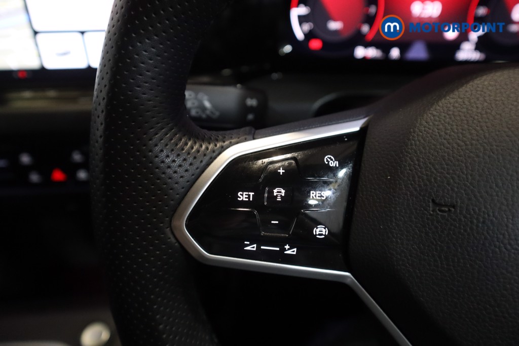 Volkswagen Golf R-Line Manual Petrol Hatchback - Stock Number (1579773) - 8th supplementary image