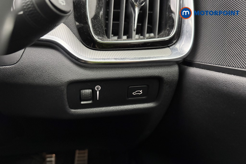 Volvo V60 R Design Automatic Petrol Estate - Stock Number (1580428) - 19th supplementary image