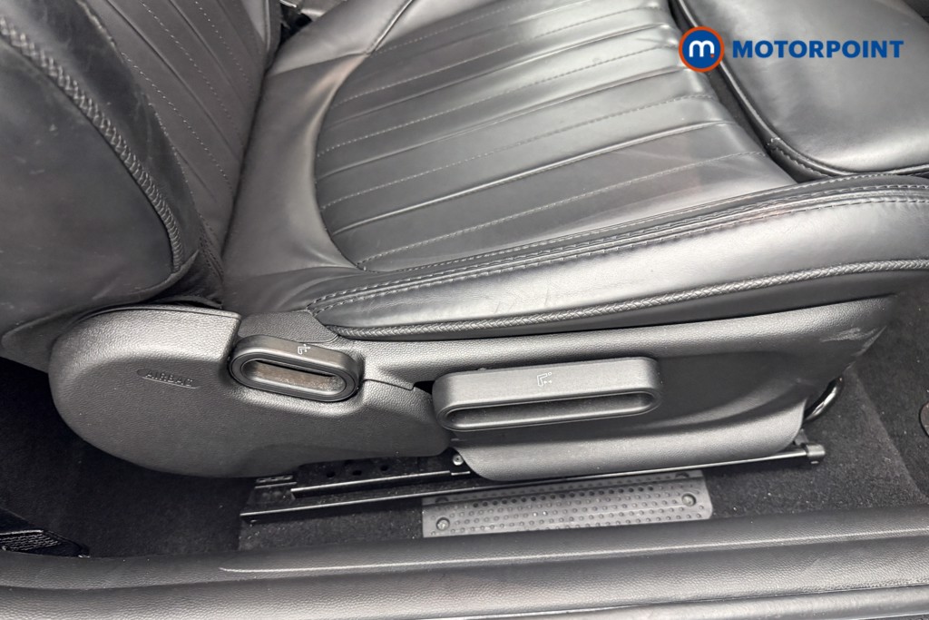 Mini Convertible Cooper Exclusive Manual Petrol Convertible - Stock Number (1580483) - 13th supplementary image