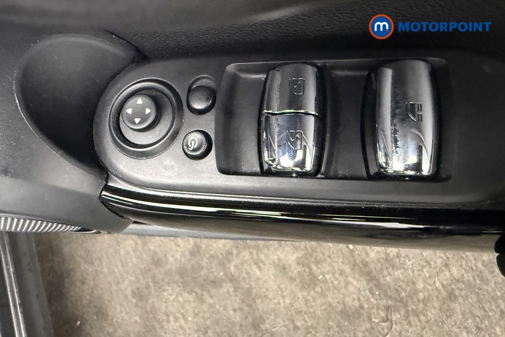 Mini Convertible Cooper Exclusive Manual Petrol Convertible - Stock Number (1580483) - 14th supplementary image