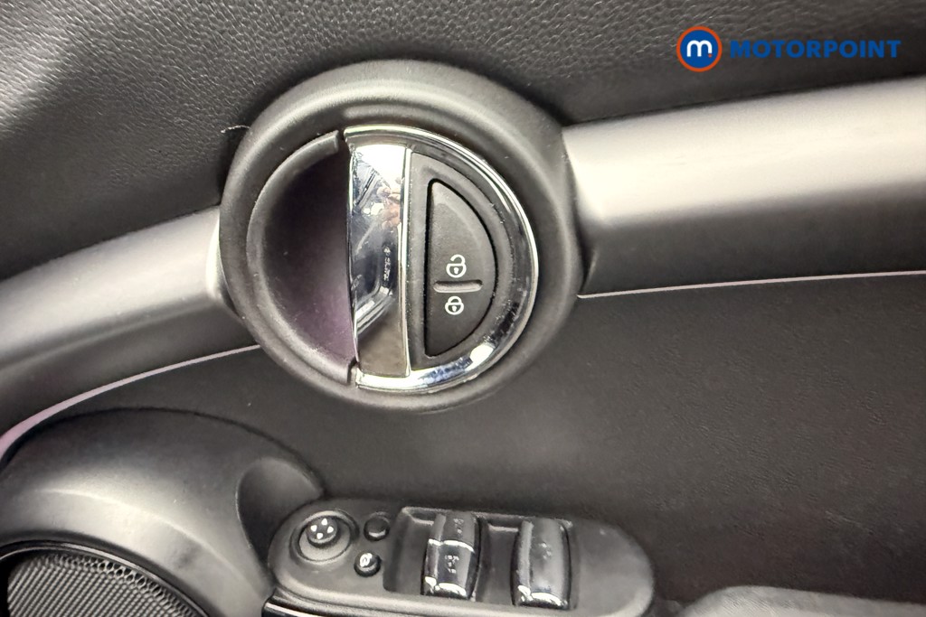 Mini Convertible Cooper Exclusive Manual Petrol Convertible - Stock Number (1580483) - 15th supplementary image