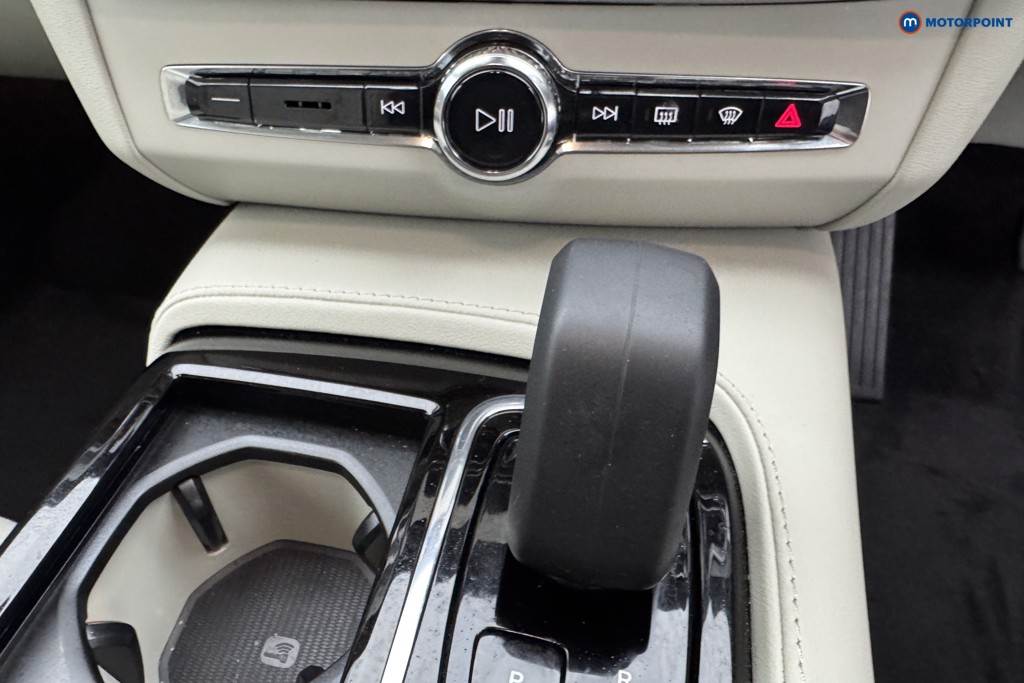 Volvo S90 Plus Automatic Petrol Plug-In Hybrid Saloon - Stock Number (1582024) - 15th supplementary image