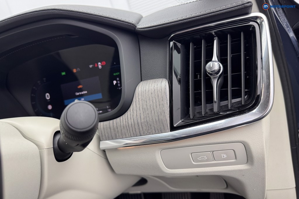 Volvo S90 Plus Automatic Petrol Plug-In Hybrid Saloon - Stock Number (1582024) - 19th supplementary image