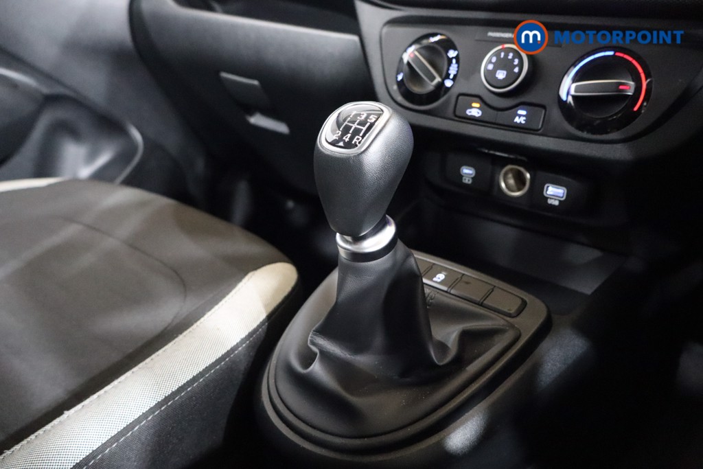 Hyundai I10 Advance Manual Petrol Hatchback - Stock Number (1582059) - 9th supplementary image