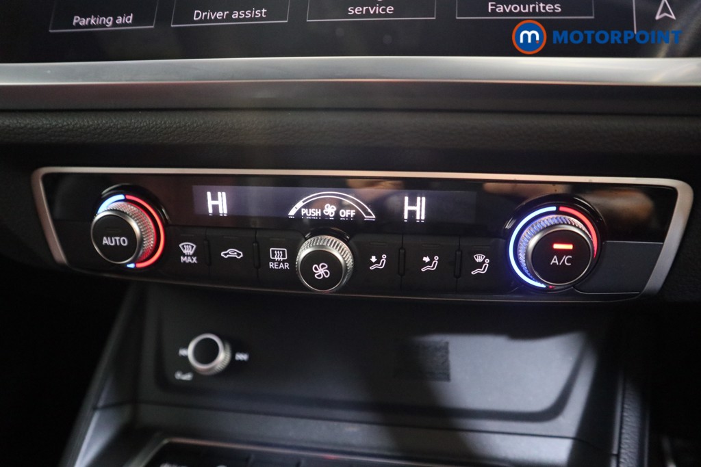 Audi Q3 Black Edition Manual Diesel SUV - Stock Number (1582128) - 9th supplementary image